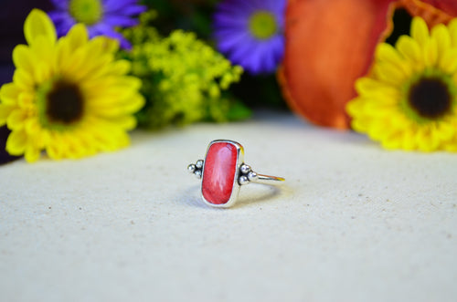 Red Spiny Oyster Stacking Ring (Size 7)