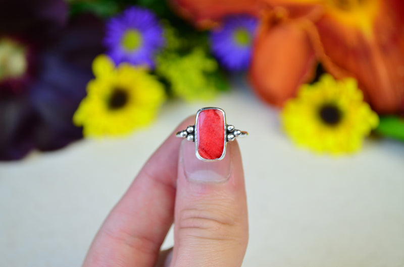 Red Spiny Oyster Stacking Ring (Size 7)