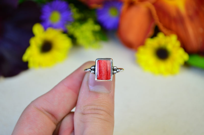 Red Spiny Oyster Stacking Ring (Size 9 1/2)