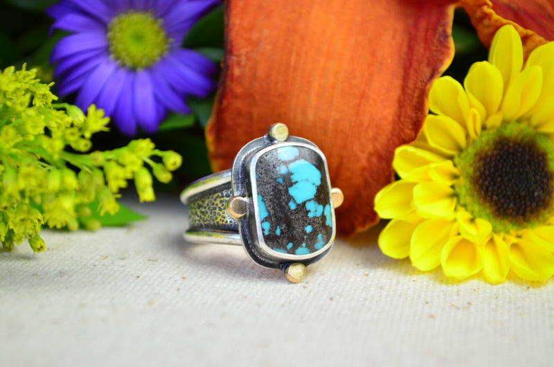 Yungai Turquoise Ring w/ 14K Yellow Gold Accents (Size 8)