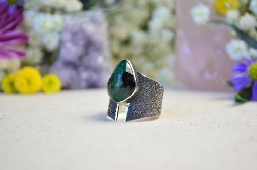 Emerald Textured Wide Band Ring (Size 10)